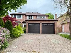 30 LARRATT Lane, Richmond Hill, ON L4C 9H6