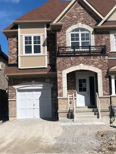 Att/Row/Townhouse in Innisfil