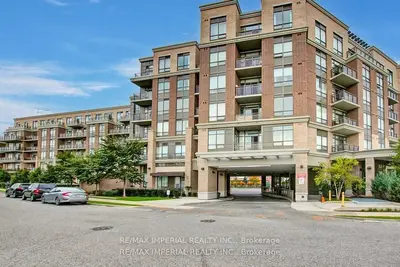 Common Element Condo in Markham