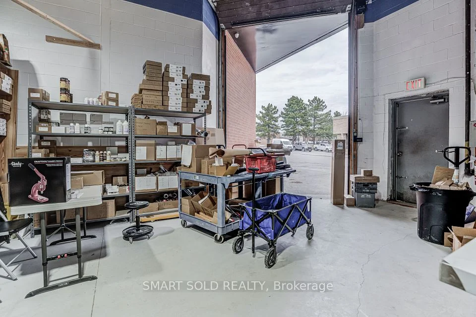 155 West Beaver Creek Road 5, Richmond Hill, ON L4B 1E1