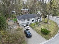 190 Beechwood Crescent, Newmarket, ON L3Y 1W3