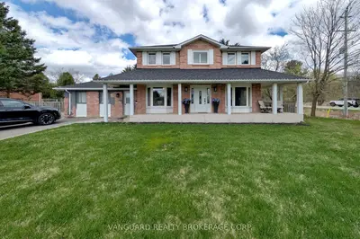 Detached in King