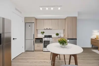 195 Commerce Street 3010, Vaughan, On L4k 5z7