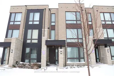 Att/Row/Townhouse in Markham