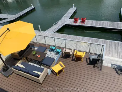Att/Row/Townhouse in Innisfil