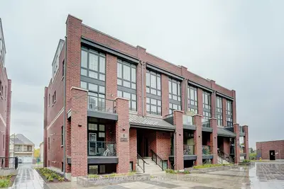 1 Whitaker Way E 115, Whitchurch-stouffville, On L4a 4t4