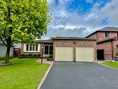 915 Leslie Valley Drive, Newmarket, ON L3Y 7G2