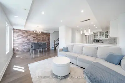 Condo Townhouse in Markham