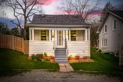 Detached in Aurora