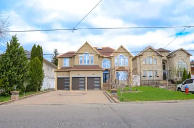 Lower Level in Richmond Hill