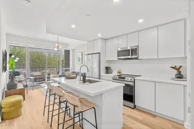 Condo Apartment in Innisfil