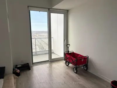 Condo Apartment in Vaughan