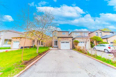 Detached in Markham