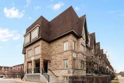 Condo Townhouse in Markham