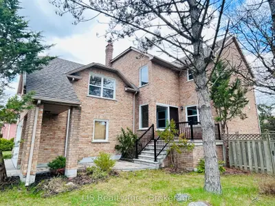 Detached in Aurora