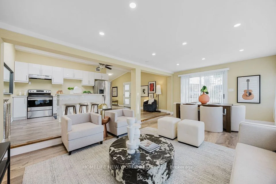 12 Mac Avenue, Georgina, On L4p 3w5
