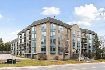 85 Wellington Street W 203, Aurora, On L4g 2p2