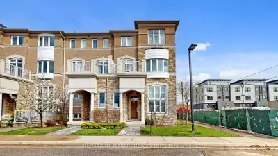 Condo Townhouse in Markham