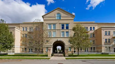 Condo Apartment in Markham