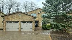69 Topham Crescent, Richmond Hill, ON L4C 9H2