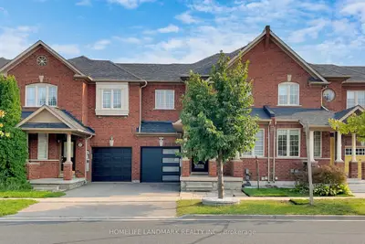 Att/Row/Townhouse in Markham