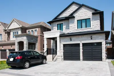 Detached in East Gwillimbury