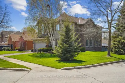 50 Fairgate Crescent, Whitchurch-stouffville, On L4a 1j7