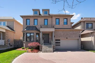 Detached in Richmond Hill