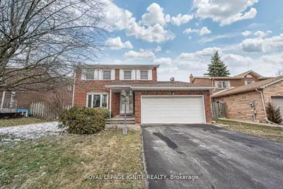 95 Kingston Road, Newmarket, On L3y 5w9