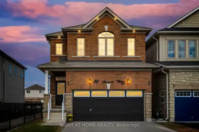 Detached in Essa