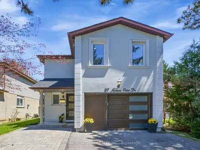 Detached in Richmond Hill