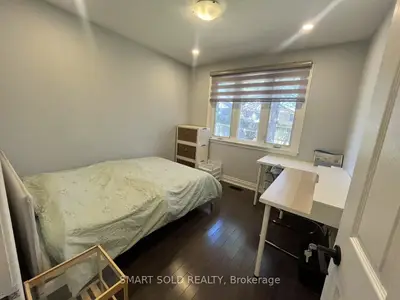 79 Sussex Avenue, Richmond Hill, On L4c 2e8
