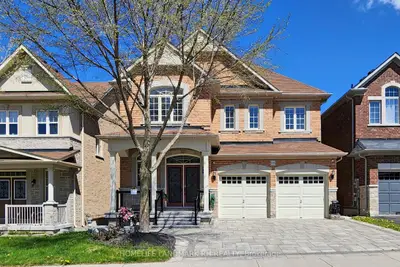 Detached in Newmarket