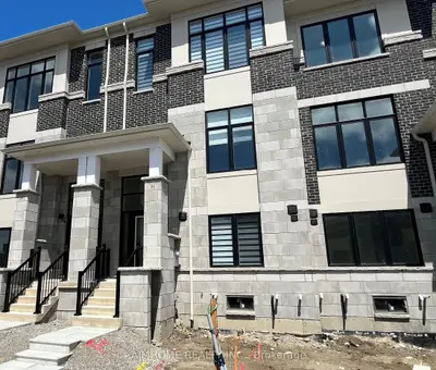 Att/Row/Townhouse in Richmond Hill