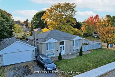 Detached in Richmond Hill