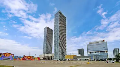 Condo Apartment in Vaughan
