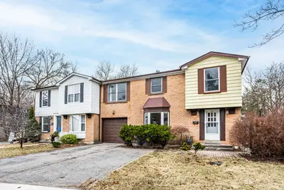 Att/Row/Townhouse in Richmond Hill