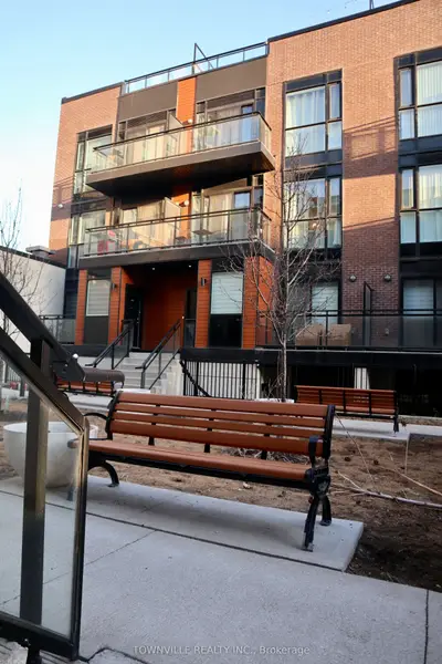 Condo Townhouse in Vaughan
