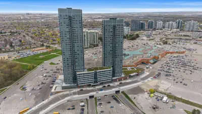 Condo Apartment in Vaughan