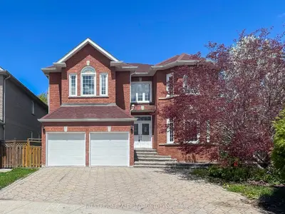 Detached in Richmond Hill