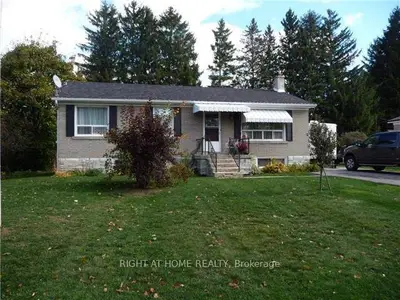 Detached in King