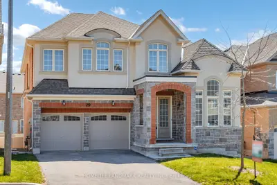 Detached in East Gwillimbury