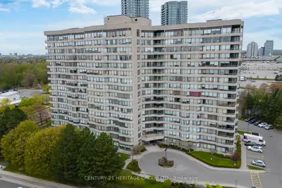 Condo Apartment in Vaughan