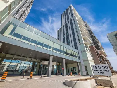 Condo Apartment in Vaughan