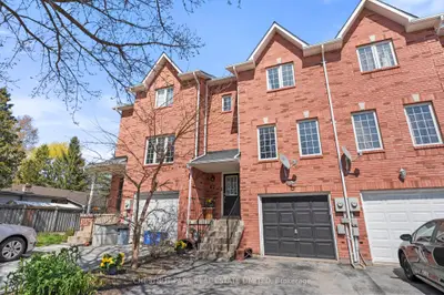 Att/Row/Townhouse in Georgina