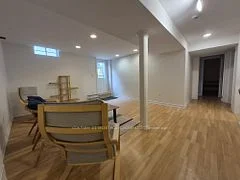 300 Rhodes Circle Bsmt, Newmarket, ON L3X 1V4