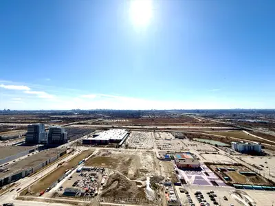Condo Apartment in Vaughan