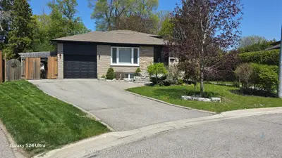 Detached in Aurora