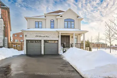 678 Somerville Drive, Newmarket, On L3x 0j6