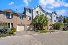 353 Riddell Court, Newmarket, ON L3Y 8M8